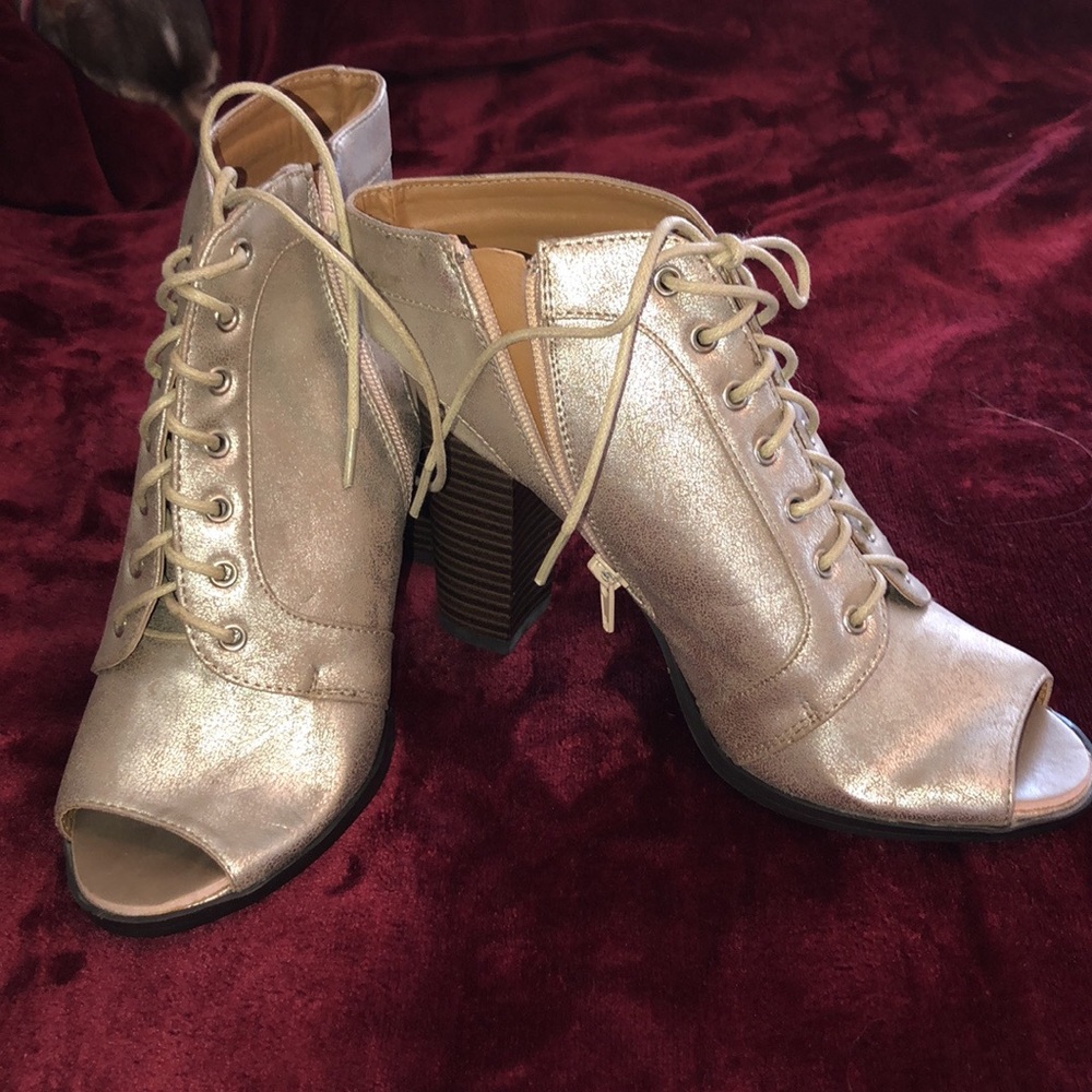 Gold Heel